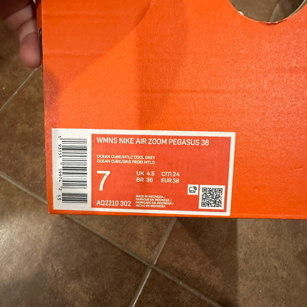 Nike Air Zoom Pegasus 36 - Picture 2 of 11